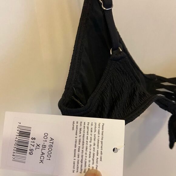 YAMMA New Black swim top Xl textured - Picture 2 of 4